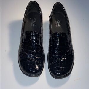Clarks Women's Glossy Black Croc-Embossed Loafers